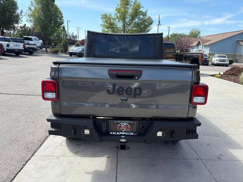 Used 2023 Jeep Gladiator Sport AWD/4WD image 9