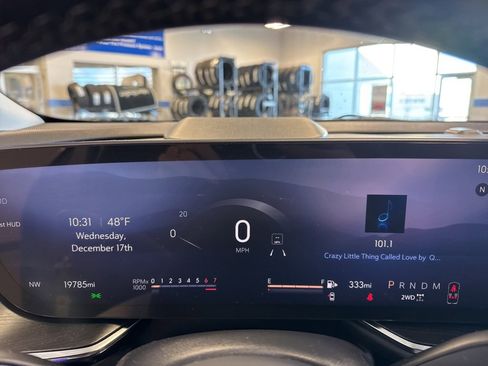 Used 2025 Buick Envision Preferred image 12