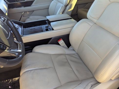 Used 2018 Lincoln Navigator Reserve image 18