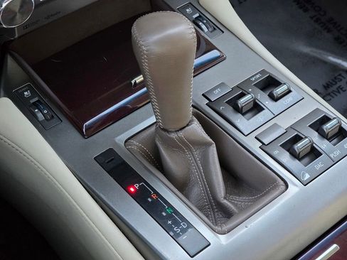 Used 2016 Lexus GX 460 Luxury w/ Preferred Accessory Package image 22