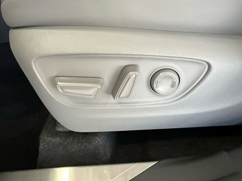 New 2026 Toyota Highlander Platinum image 19