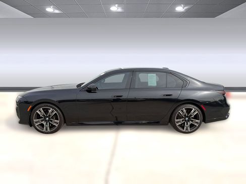 Used 2024 BMW 760i xDrive w/ Executive Package AWD/4WD image 2