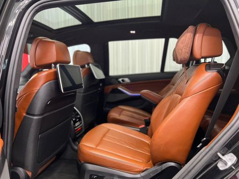 Used 2019 BMW X7 xDrive40i w/ Premium Package AWD/4WD image 12