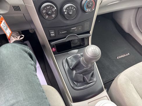 Used 2013 Toyota Corolla L FWD image 14