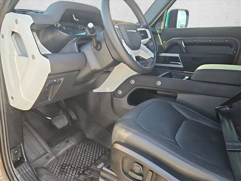 Used 2023 Land Rover Defender 90 S image 10