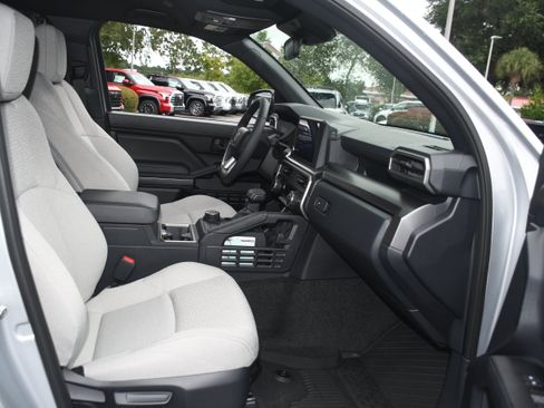 Certified 2026 Toyota 4Runner SR5 AWD/4WD image 19