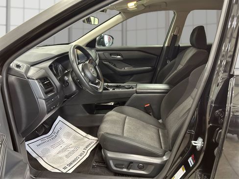 Used 2024 Nissan Rogue SV AWD/4WD image 9