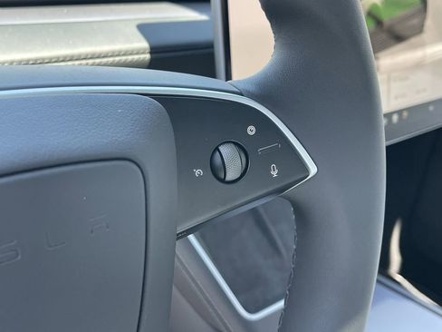 Used 2026 Tesla Model Y 2WD image 25