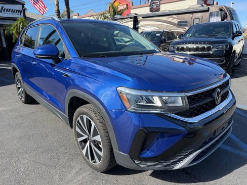 Used 2024 Volkswagen Taos SE image 1