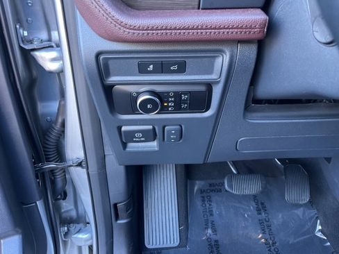 Used 2023 Ford Expedition Limited image 34