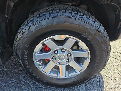 Used 2014 Toyota FJ Cruiser 4WD image 16