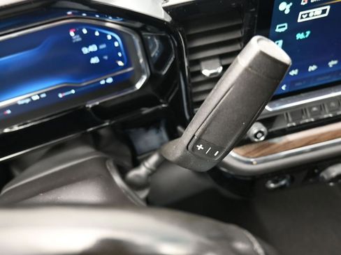 Used 2024 Chevrolet Silverado 1500 LT image 14