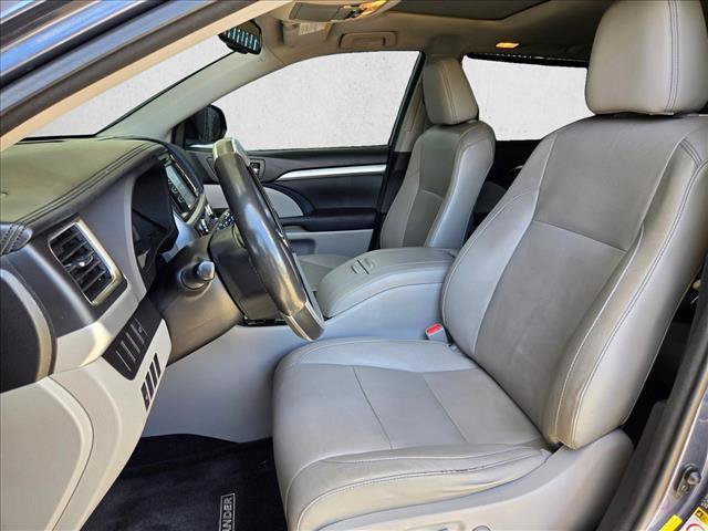 Used 2015 Toyota Highlander XLE FWD image 10