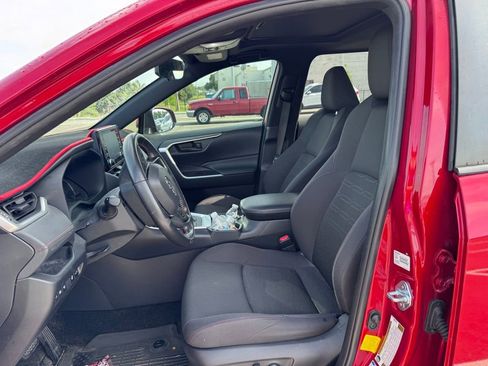 Used 2021 Toyota RAV4 SE w/ Weather & Moonroof Package AWD/4WD image 9