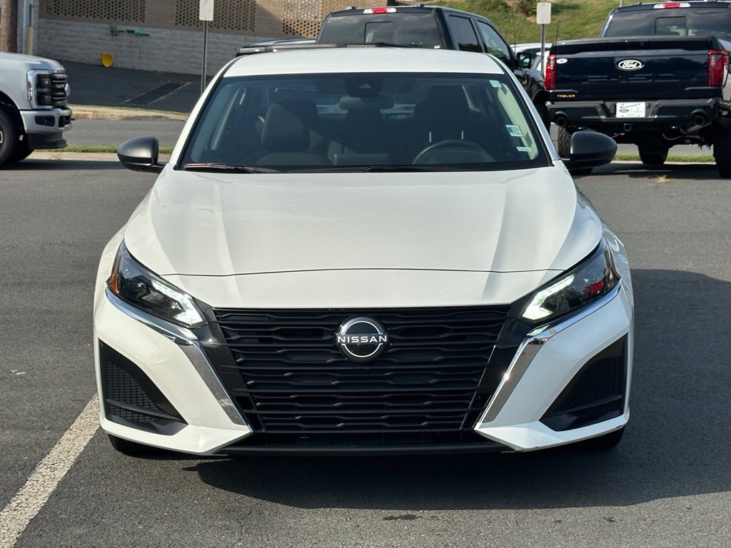 Used 2025 Nissan Altima 2.5 SV FWD image 10