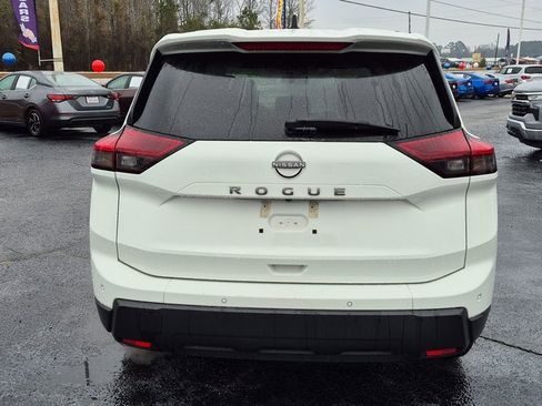 Used 2024 Nissan Rogue S image 3