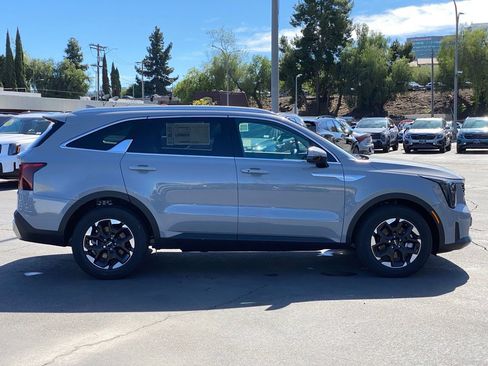 New 2026 Kia Sorento S w/ S Panoramic Sunroof Package image 2