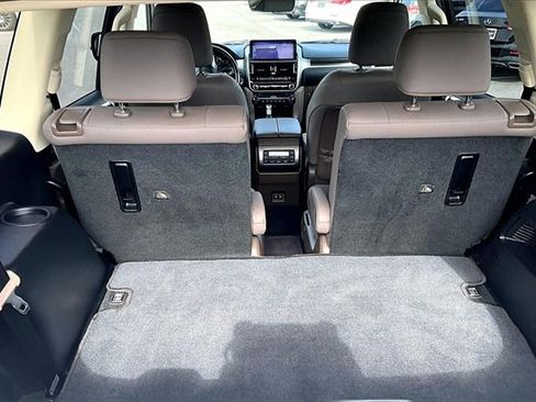 Used 2022 Lexus GX 460 Premium image 37