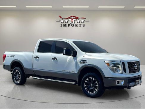 Used 2017 Nissan Titan PRO-4X image 11