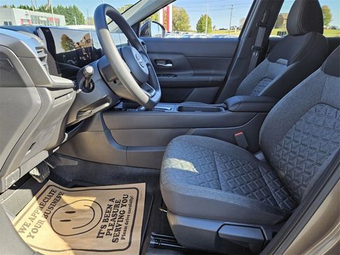 New 2026 Nissan Kicks SV image 4