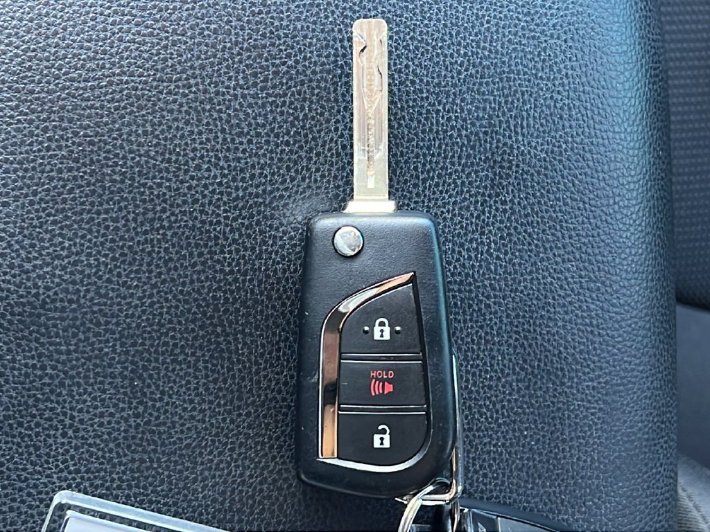 Used 2022 Toyota RAV4 LE AWD/4WD image 22