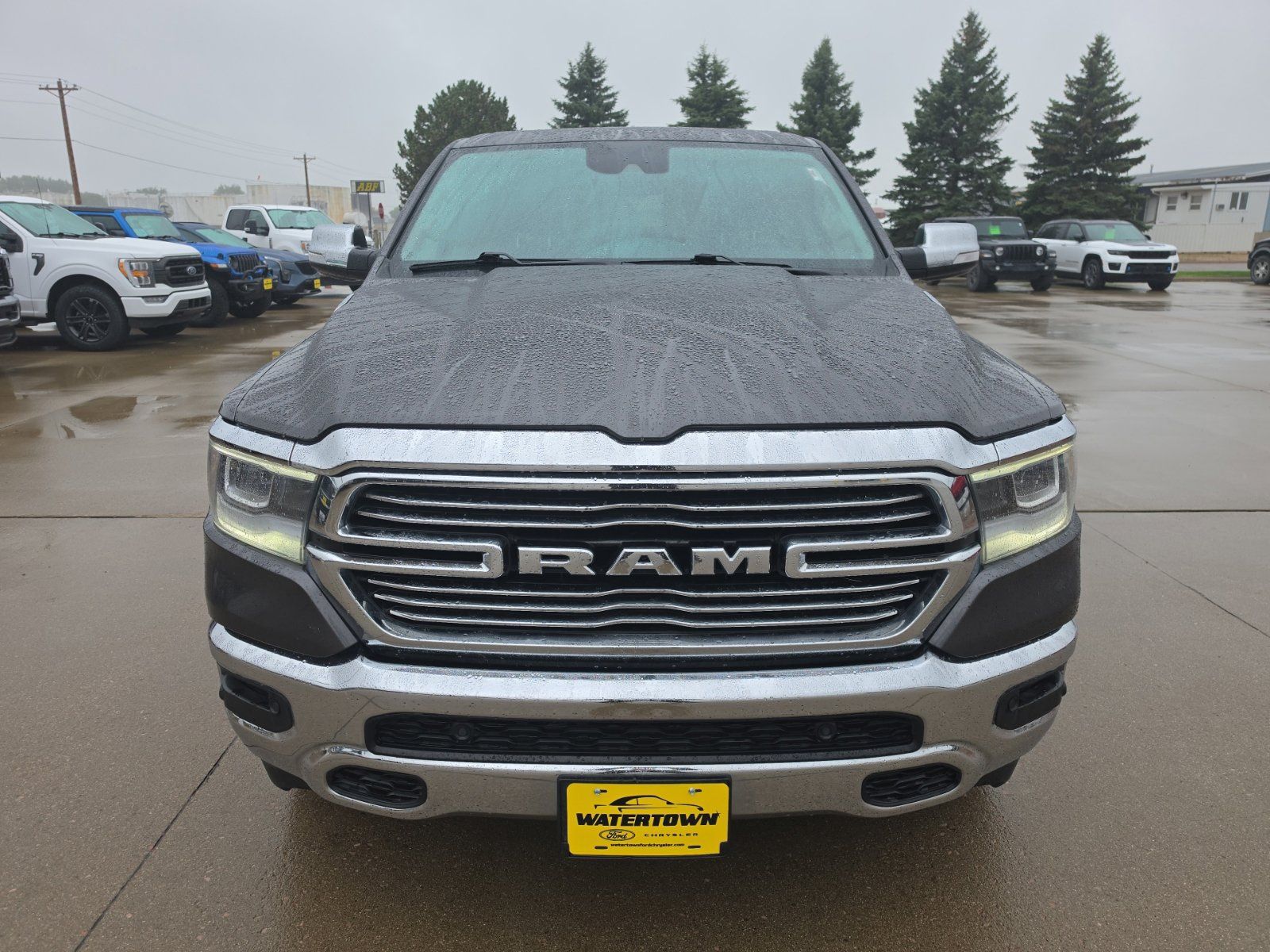 Used 2022 RAM 1500 Laramie AWD/4WD image 3