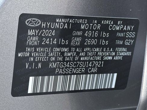 Used 2025 Genesis G70 2.5T AWD/4WD image 36