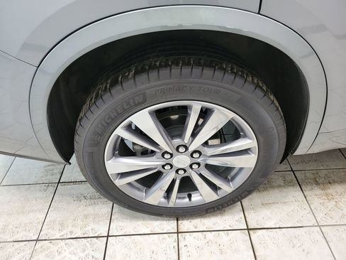 Used 2025 Cadillac XT6 Premium Luxury image 39