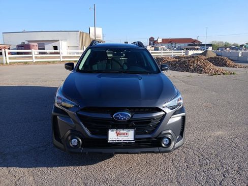 Used 2024 Subaru Outback Premium image 11