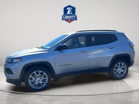Certified 2022 Jeep Compass Latitude AWD/4WD image 4