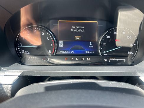 Used 2020 Ford Explorer XLT w/ Equipment Group 202A AWD/4WD image 21