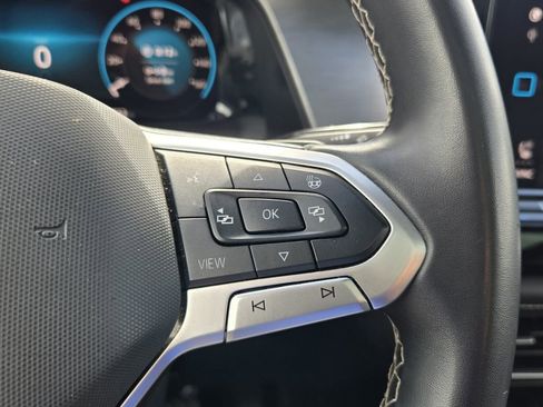 Used 2024 Volkswagen Atlas Cross Sport SE image 25