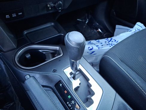 Used 2017 Toyota RAV4 XLE image 22