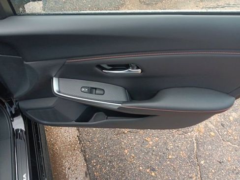 New 2025 Nissan Sentra SR image 30