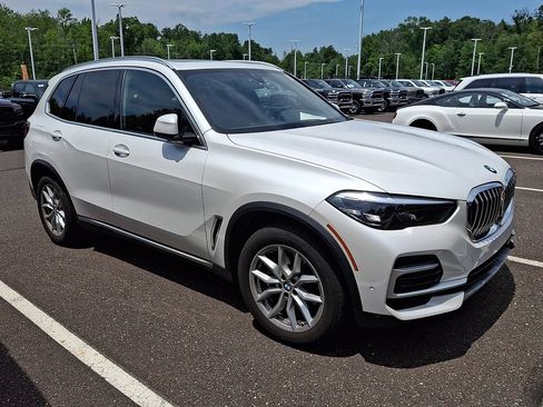 Used 2022 BMW X5 xDrive40i w/ Parking Assistance Package AWD/4WD image 3