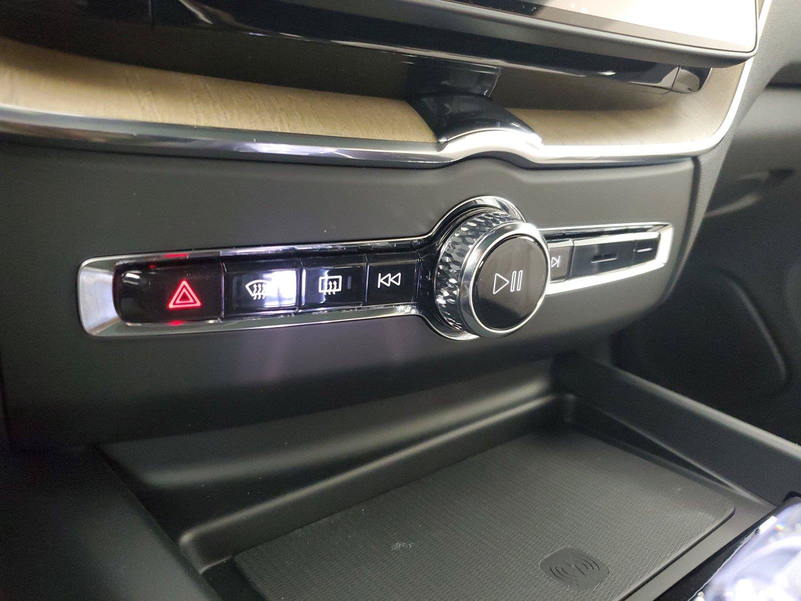 Used 2026 Volvo XC90 B6 Plus w/ Protection Package Premier AWD/4WD image 30