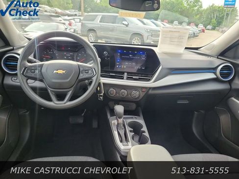 Used 2024 Chevrolet Trax LS w/ LS Convenience Package FWD image 10