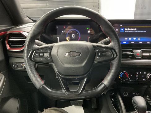 Used 2024 Chevrolet TrailBlazer RS w/ Driver Confidence Package FWD image 18