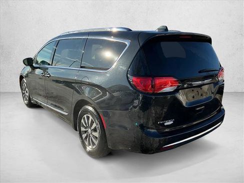 Used 2019 Chrysler Pacifica Touring-L Plus image 7