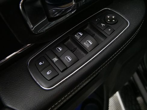 Used 2017 RAM 1500 Laramie w/ Convenience Group AWD/4WD image 15