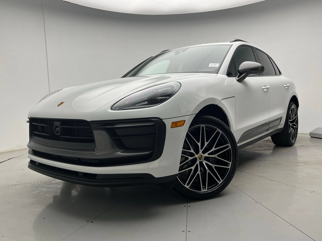 Used 2026 Porsche Macan AWD/4WD image 1