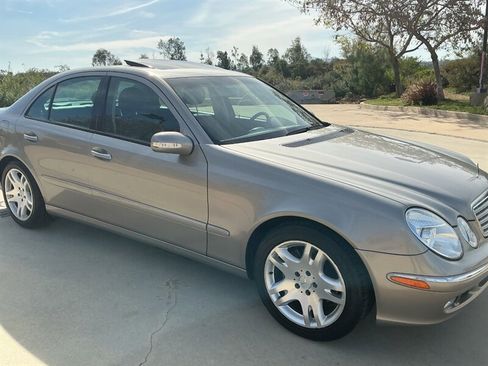 Used 2003 Mercedes-Benz E 500 Sedan image 9