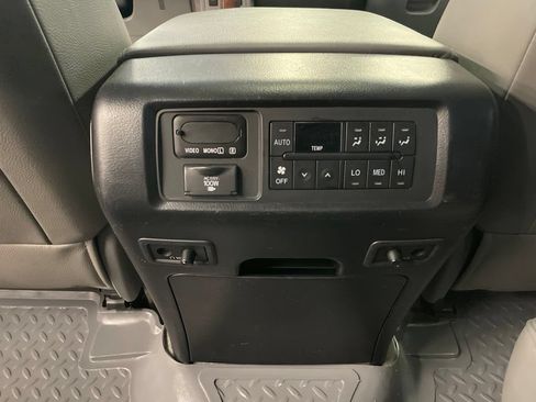 Used 2010 Toyota Sequoia Platinum AWD/4WD image 44