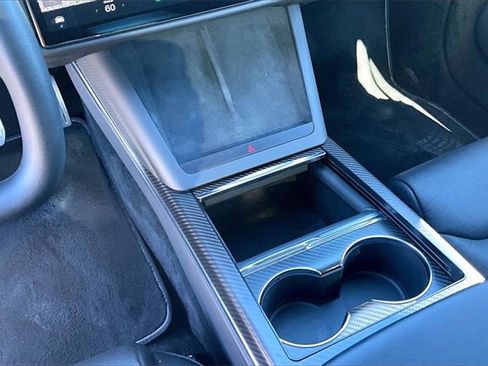 Used 2022 Tesla Model S Plaid image 11