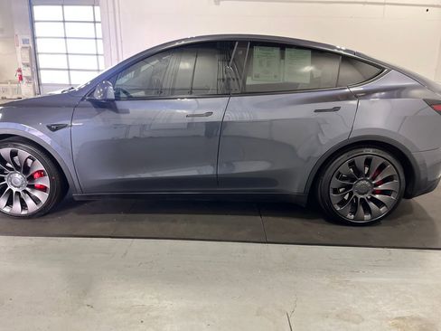 Used 2021 Tesla Model Y Performance image 4