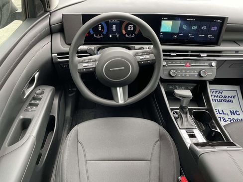 New 2026 Hyundai Tucson SE FWD image 11