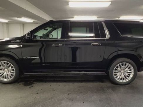 New 2025 Chevrolet Suburban High Country AWD/4WD image 5