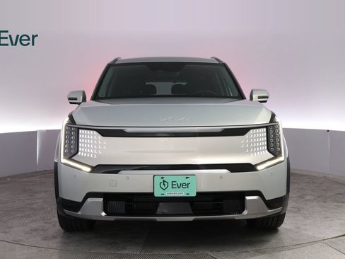 Used 2024 Kia EV9 Land AWD/4WD image 12