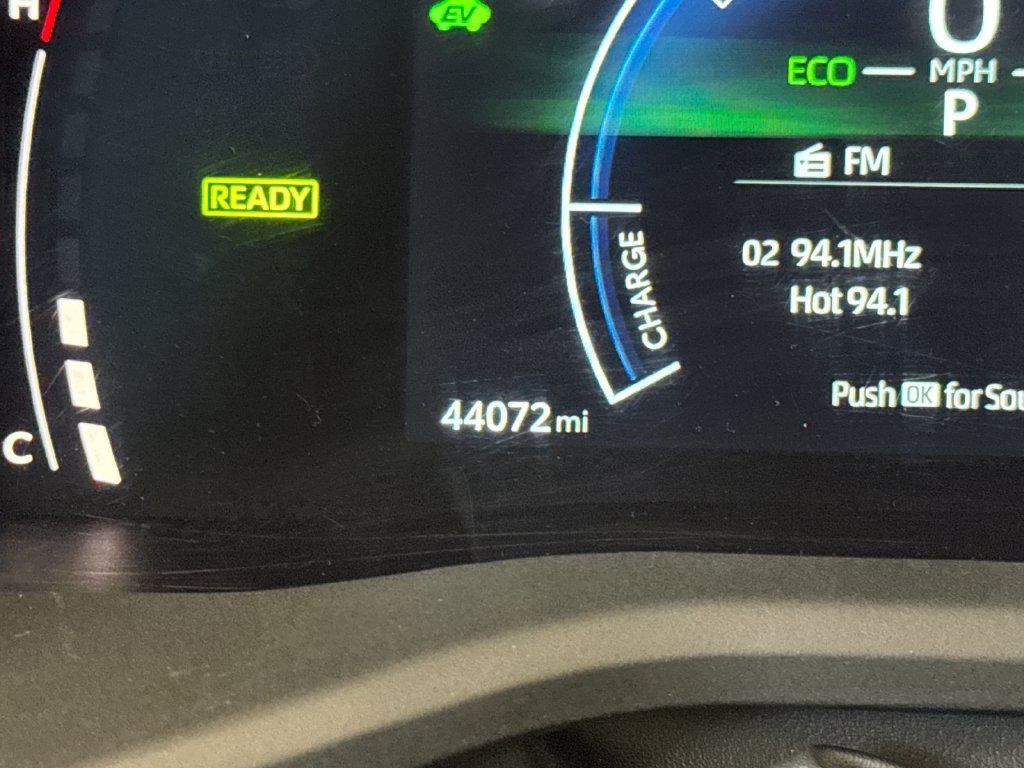 Used 2025 Toyota Camry LE FWD image 25