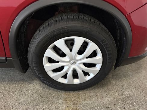Used 2016 Nissan Rogue S AWD/4WD image 27